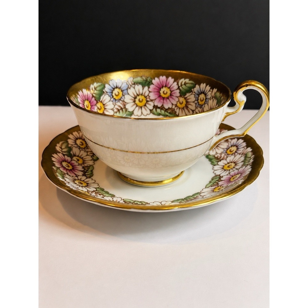 Victoria C&E Bone China England Marguerite Teacup Saucer Daisy Gold Trim VTG